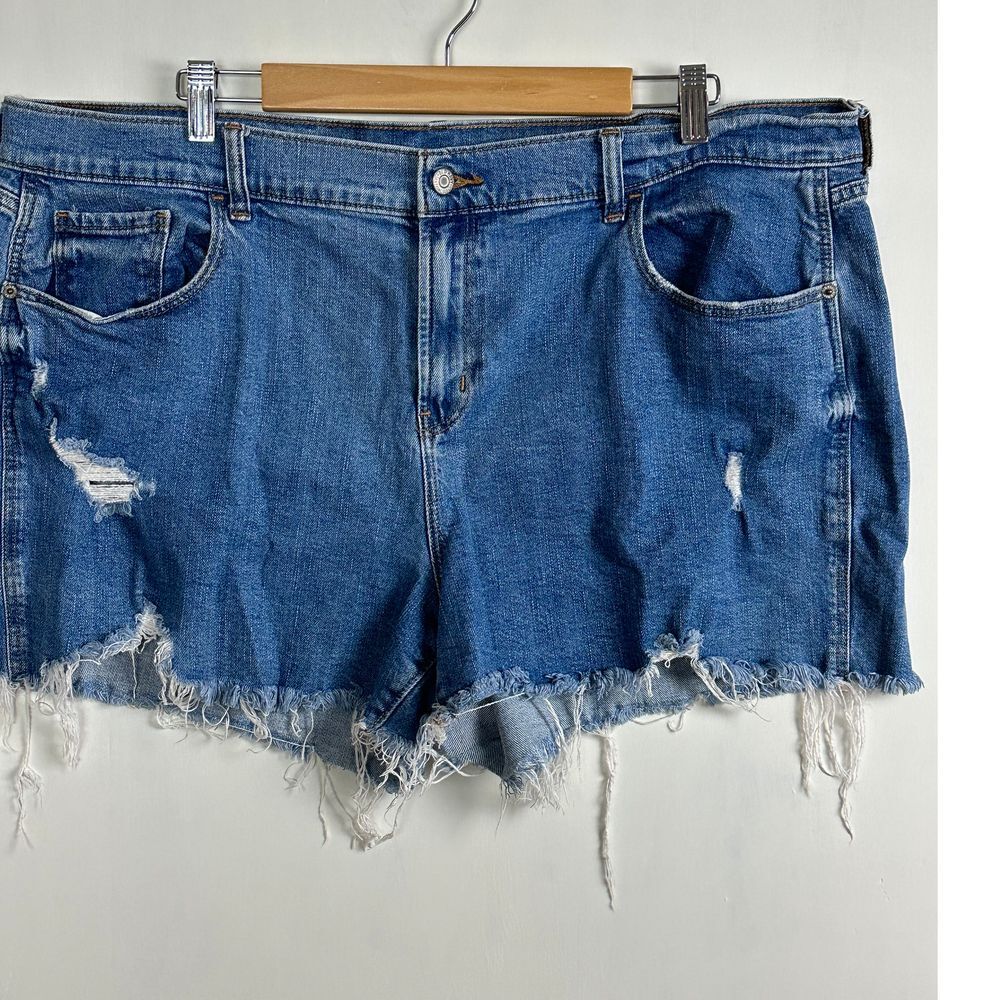 Old‎ Navy Women's Boyfriend Shorts 18